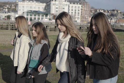 Anaïs Ondet wins the 2025 Young Photographic Creation Audience Award