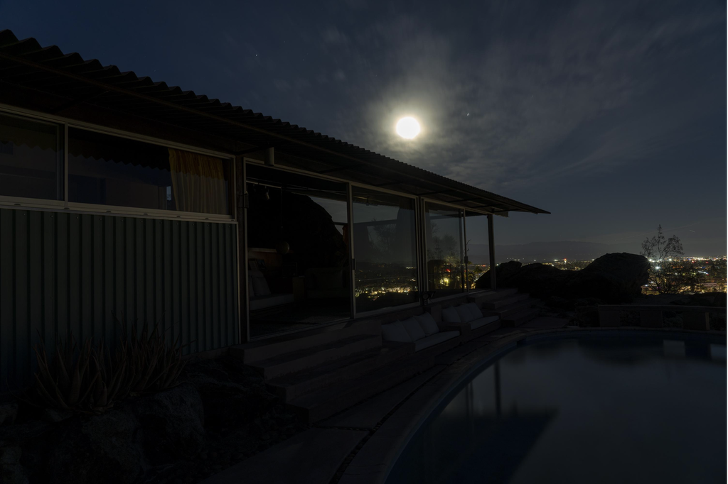 Lake Verea: Full Moon Party at Galerie Thomas Zander in Cologne