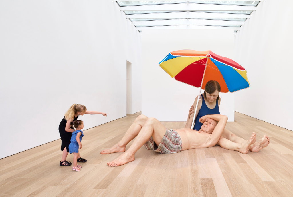Ron Mueck's Couple Under an Umbrella. Image courtesy of ARoS