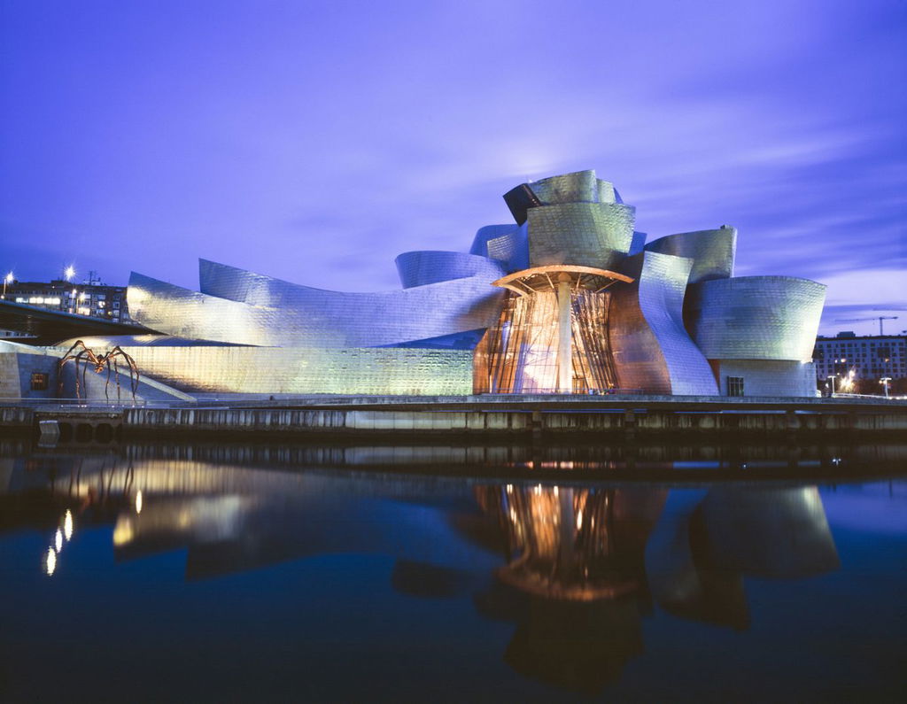 Frank Gehry's Museo Guggenheim Bilbao at night. Image courtesy of the museum.