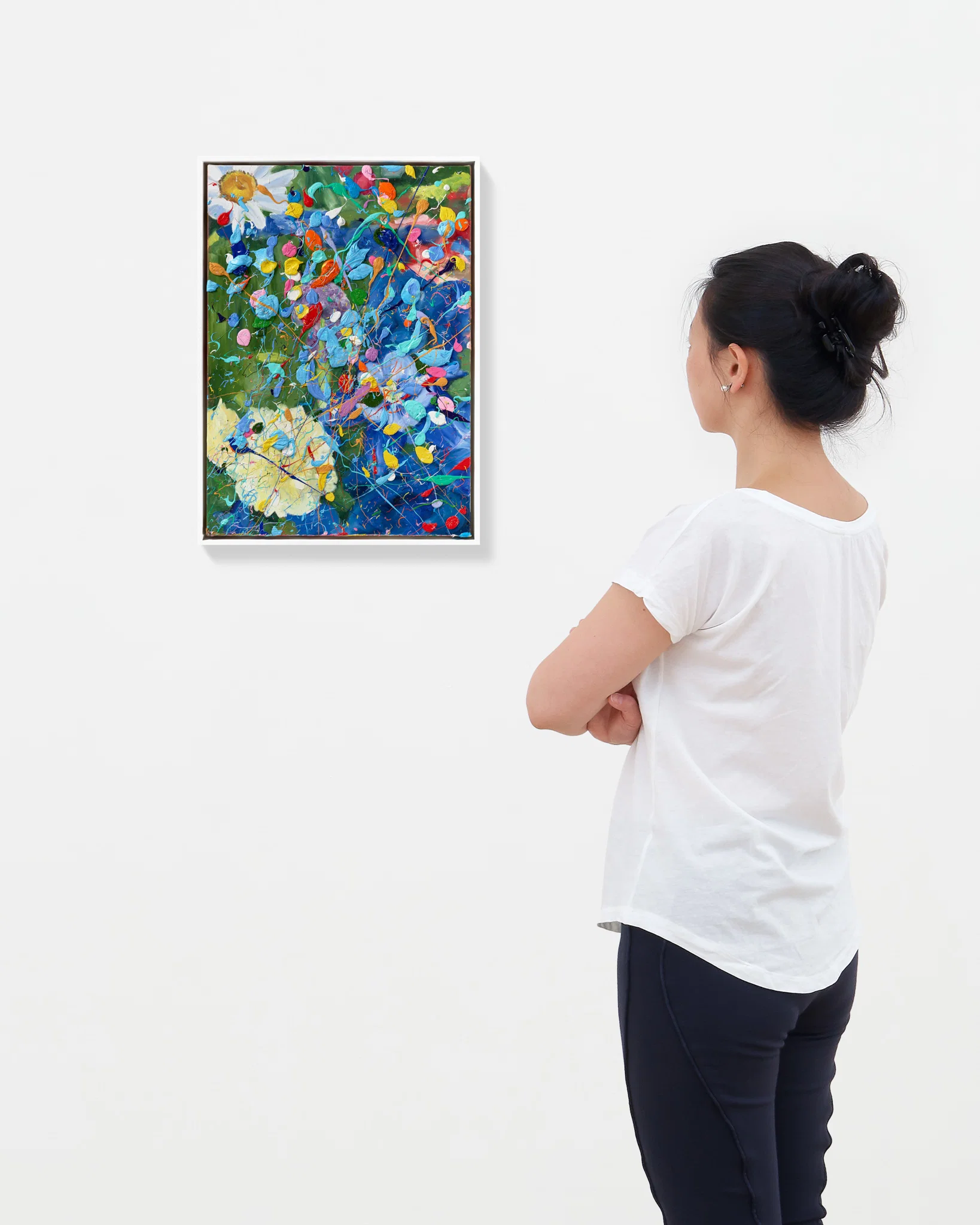 Bright Frenzy Hidden Garden scale image