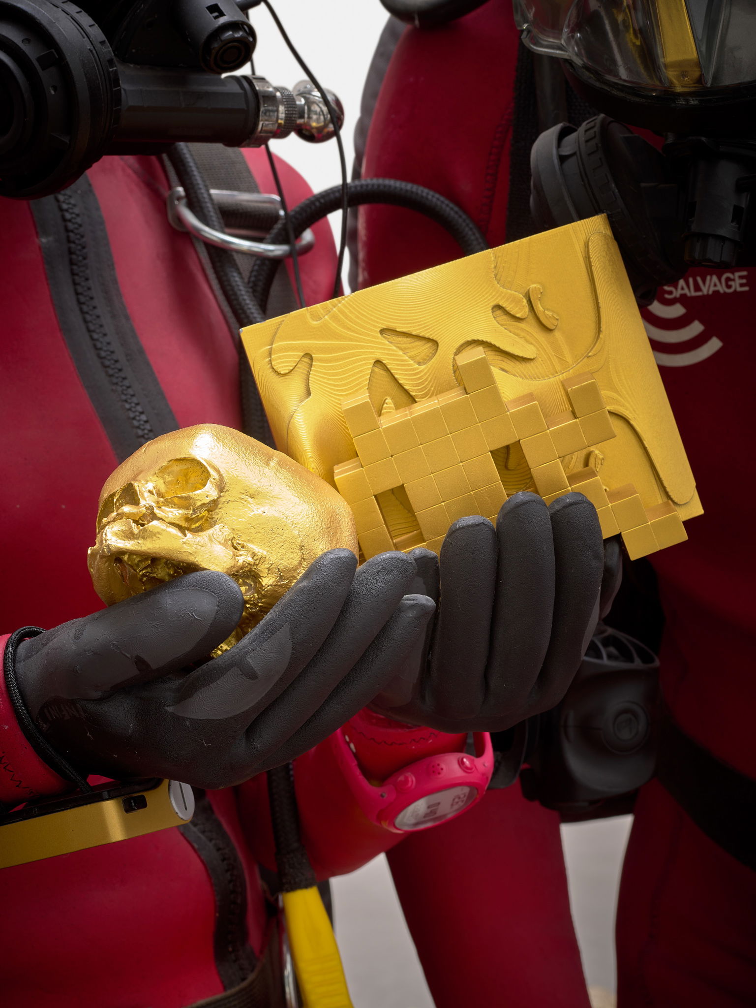 Three Divers Discovering Gold Objects 5