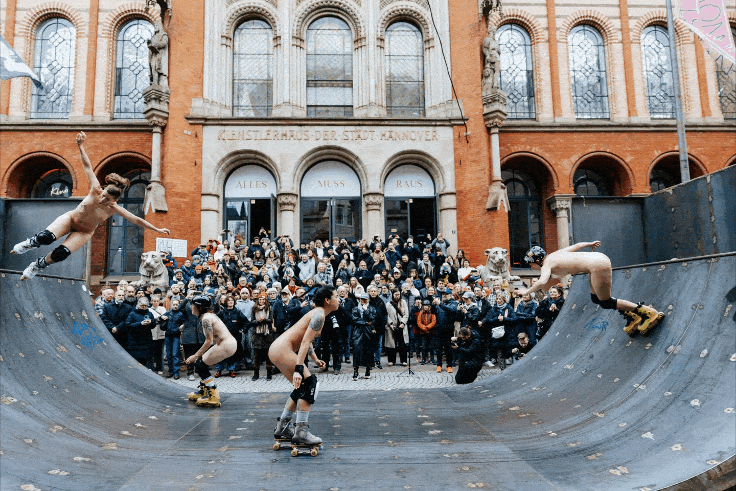 Under the Milky Way and commissions by Florentina Holzinger and Jenny Brosinski