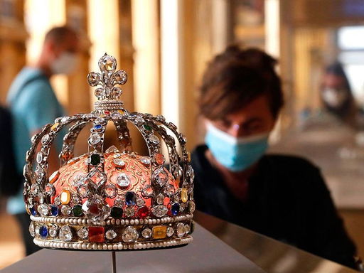 France to charge Louvre heist suspects with theft, conspiracy