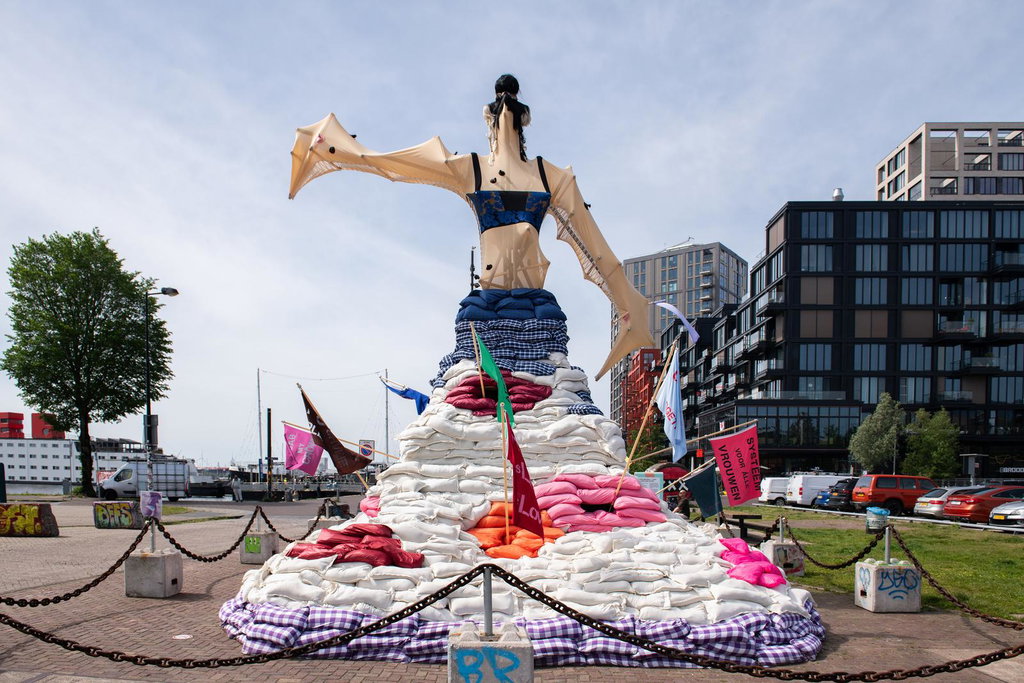 Image courtesy of Anton Kern Gallery