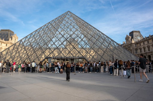Louvre Director Warns of ‘Disaster’ If Museum Does Not Receive Renovations