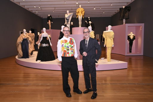 Viktor&Rolf’s ‘Fashion Statements’ hovers between two worlds