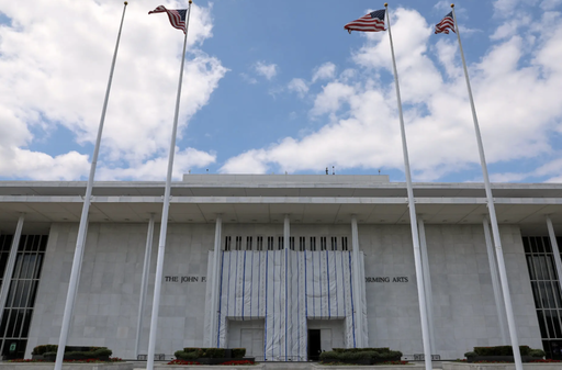 Kennedy Center Board Decides to Inscribe Trump’s Name on Building