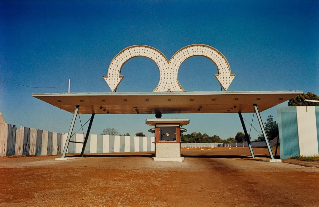 Untitled (1972). Photographs by William Eggleston, courtesy Eggleston Artistic Trust and David Zwirner