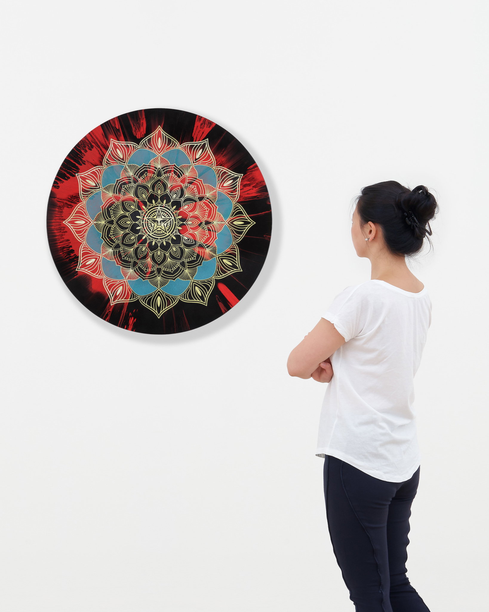 Beautiful Hypnotic Ornate Mandala 2 Spin Painting scale image