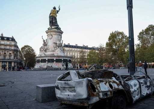 Art Students Join Protests in France