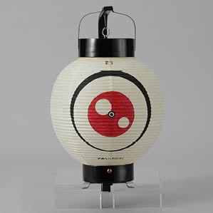 Japanese paper lantern by Takashi Murakami sold for $3,804. Image courtesy of Mainichi Auction Inc.