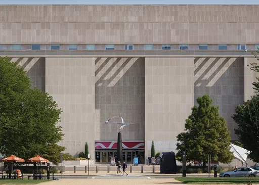 White House Proposes Budget Cuts and Layoffs at the Smithsonian