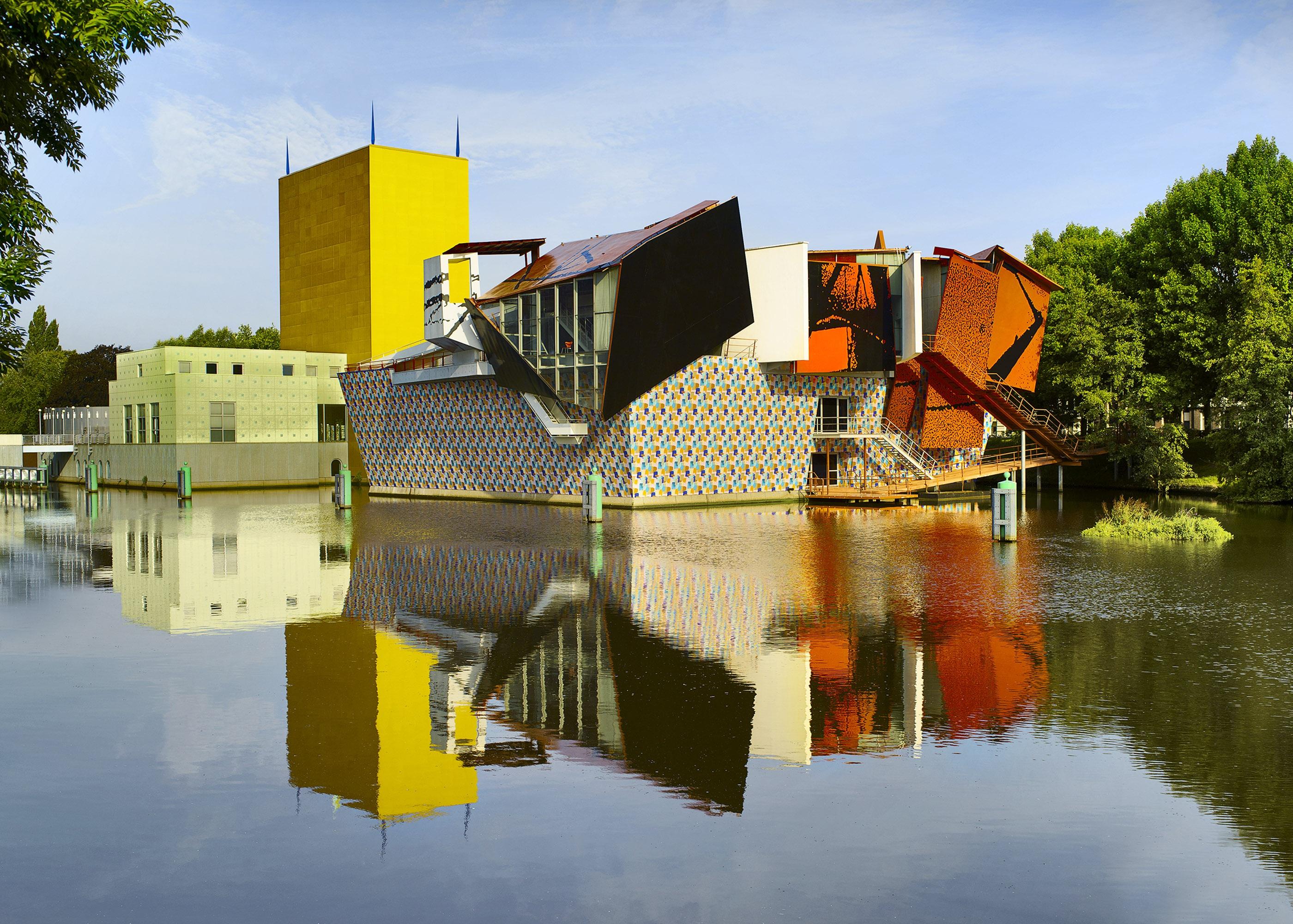 アート・デザイン・音楽 THE GRONINGER MUSEUM: THE ARCHITECTURE Groninger Museum Unveils New Artistic Direction Under Roos Gortzak