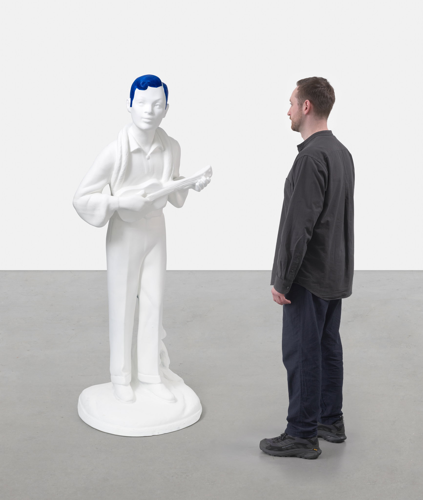 Ukulele Joe Blue Haired Model scale image