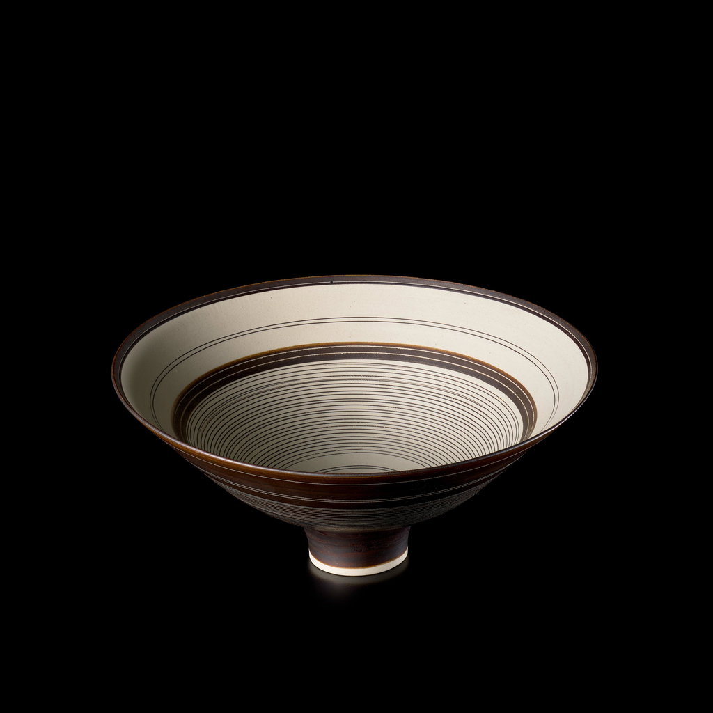 Footed bowl by Lucie Rie sold for $226,600. Image courtesy of Phillips
