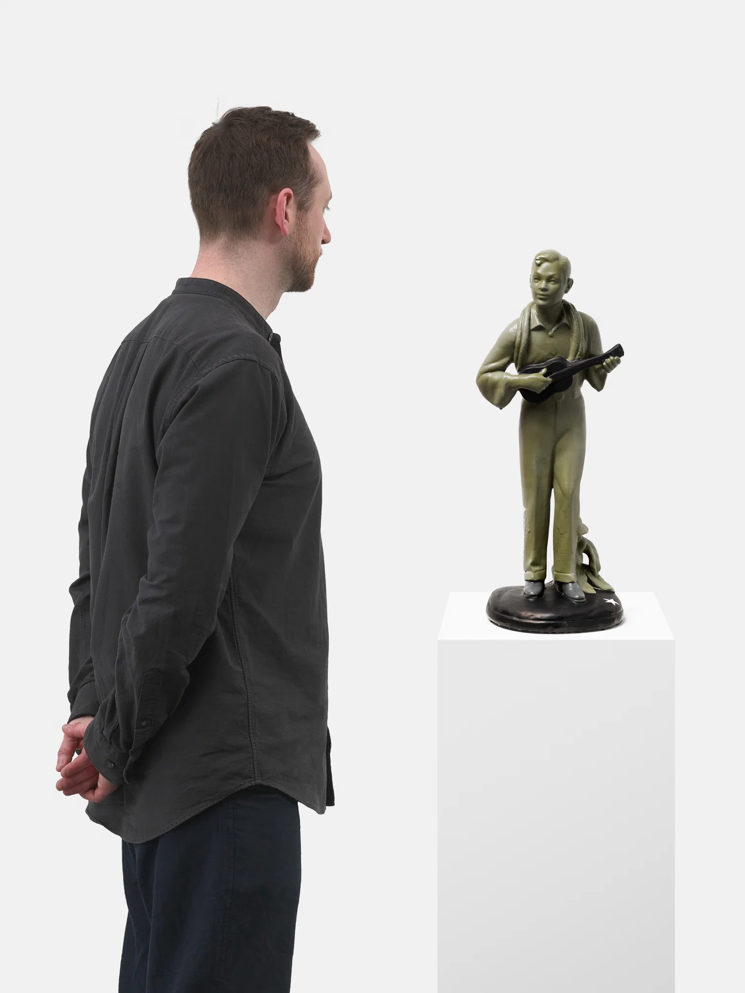 Ukulele Joe: Army Model scale image