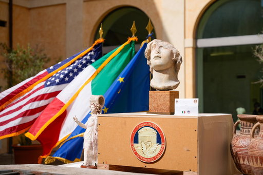 U.S. Returns Hundreds of Looted Antiquities to Italy