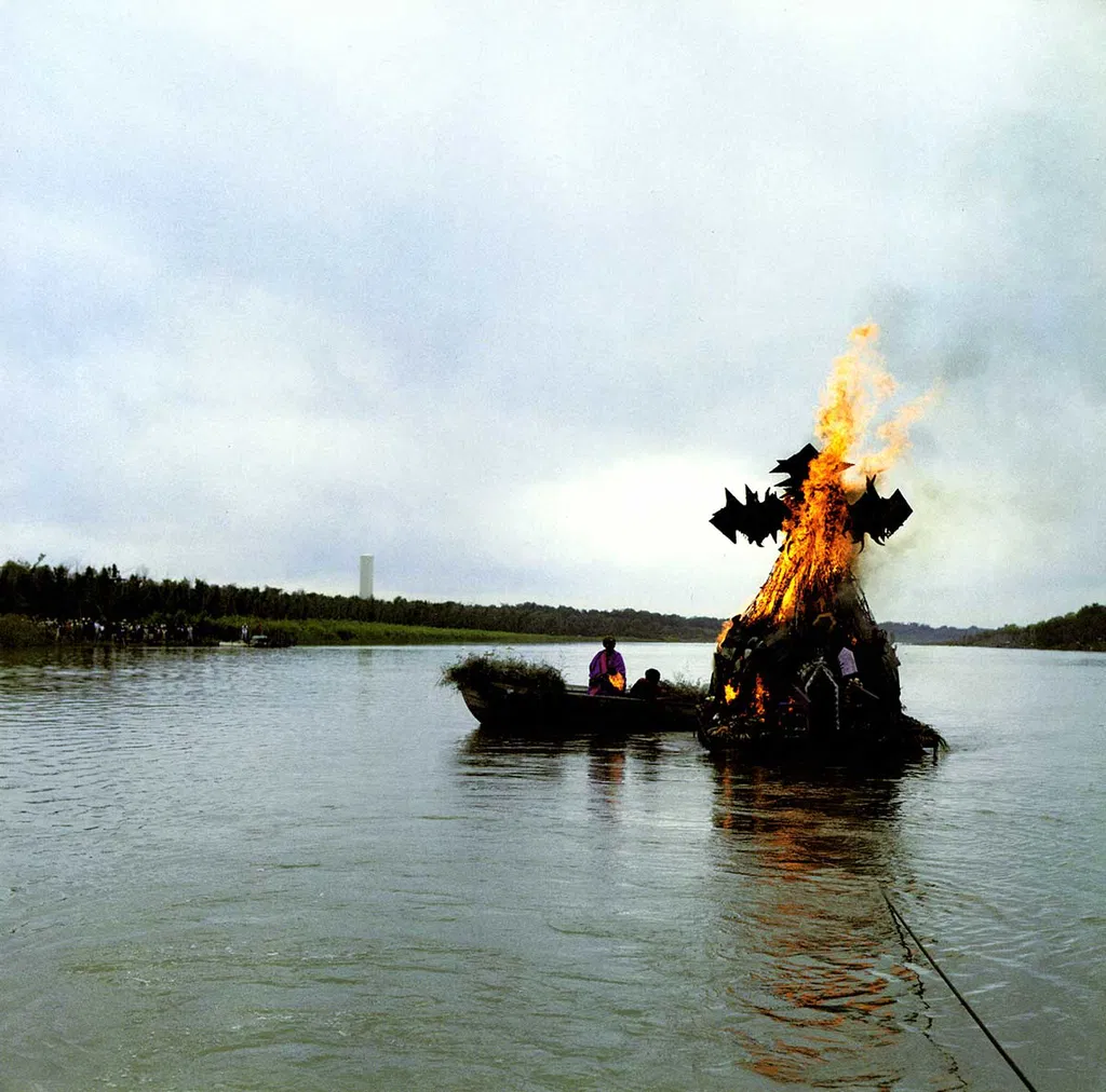 Michael Tracy, the artist of feverish large-scale works on the Tex-Mex border, has died 