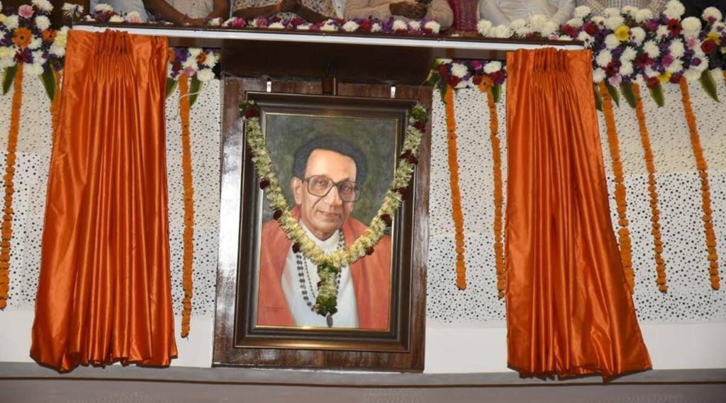 Bal Thackeray’s oil portrait unveiled | Day after, row erupts: Artist expresses displeasure, says her painting overlooked