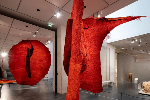 Magdalena Abakanowicz's textile sculptures come to the Musée Bourdelle