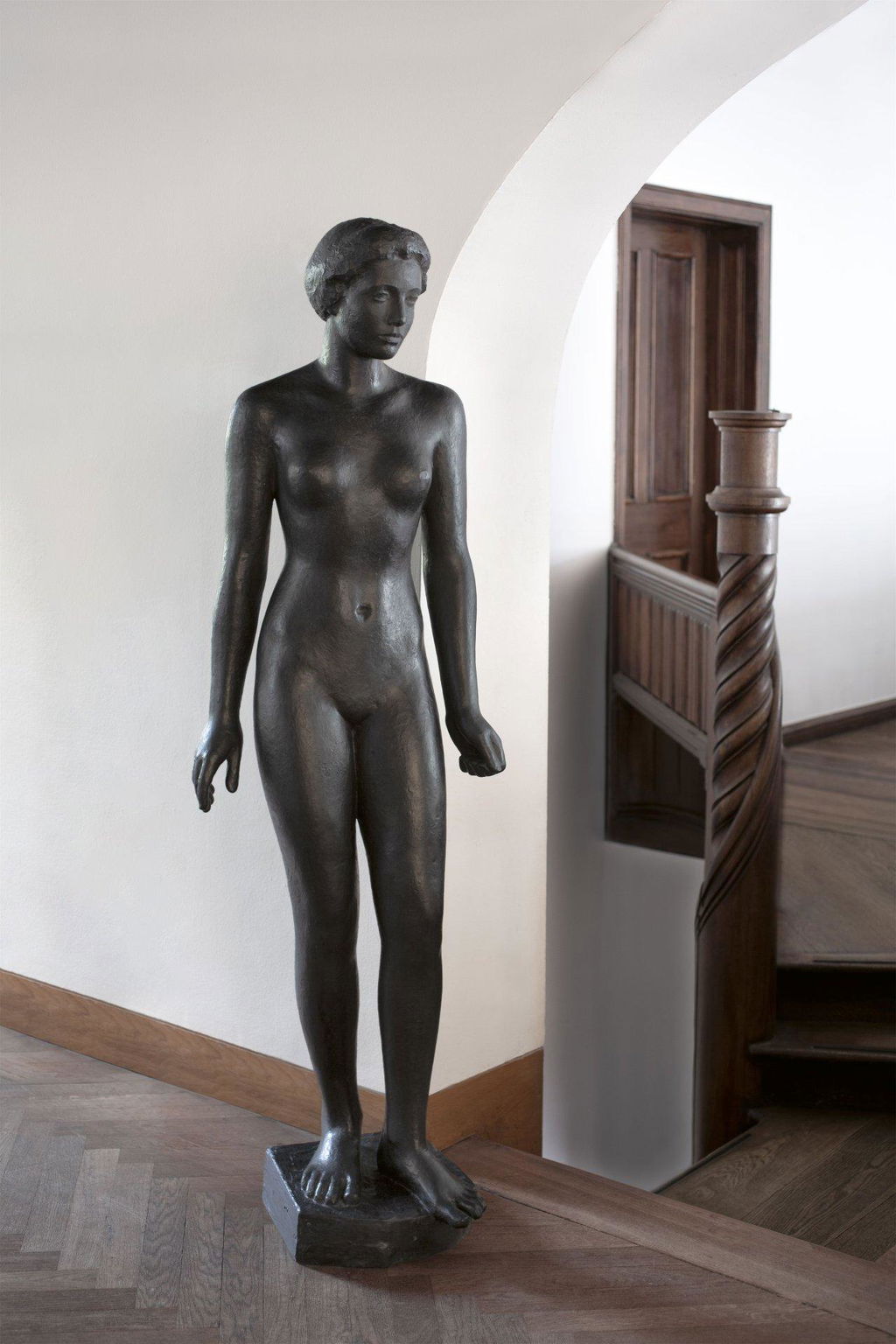 ”Stehende Frau. Image courtesy of Grisebach 