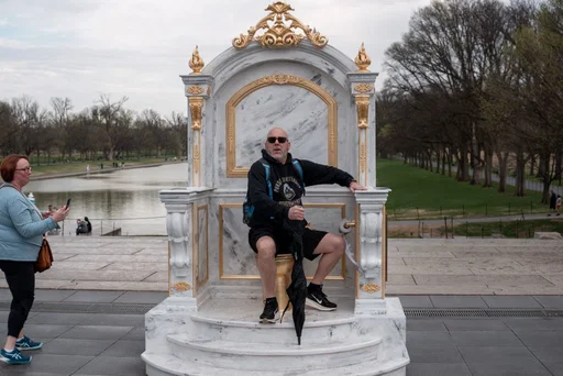 Golden Toilet Installed in Front of Lincoln Memorial in Latest Mockery of Trump