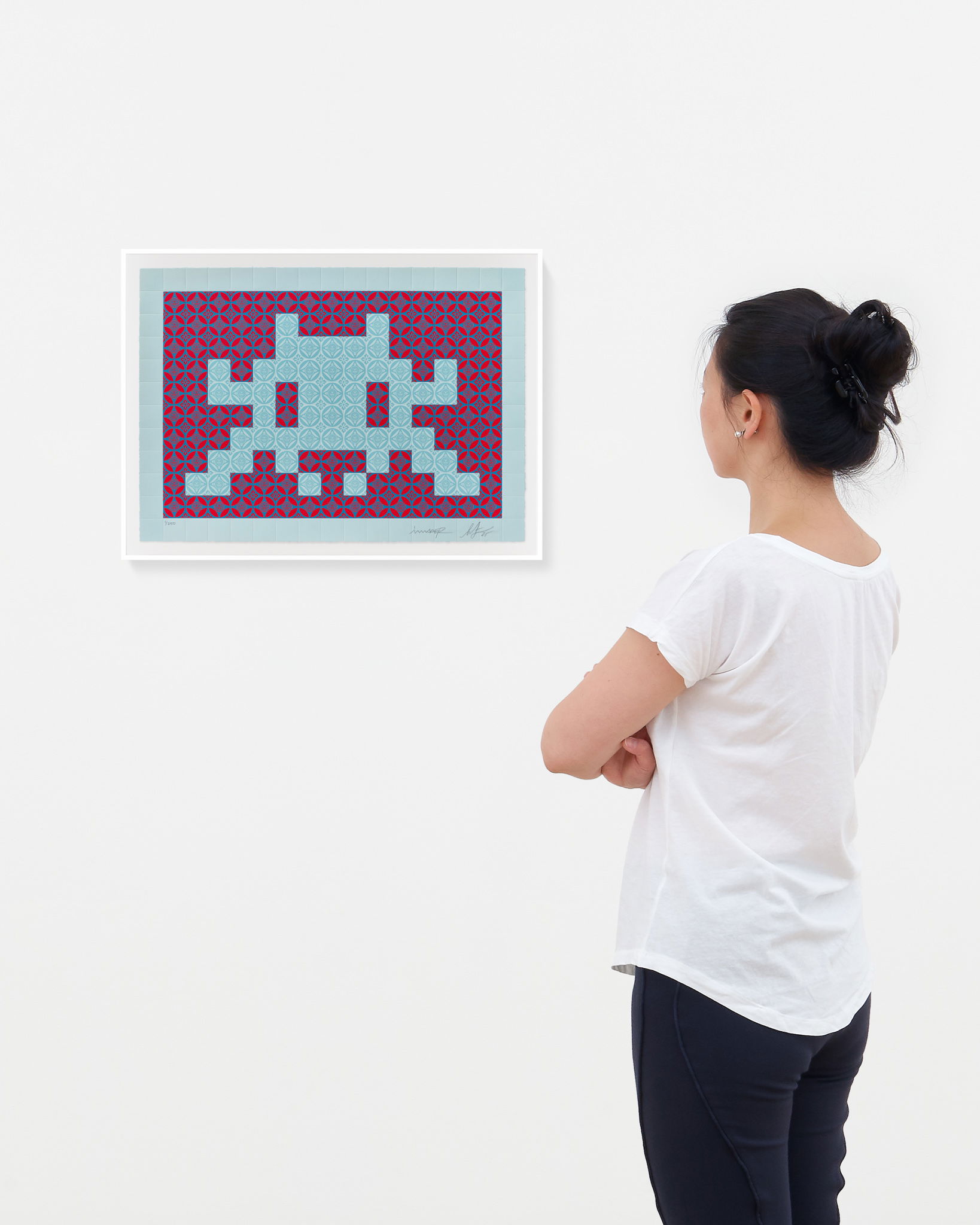 Positive Space/Negative Space (Blue/Red) scale image