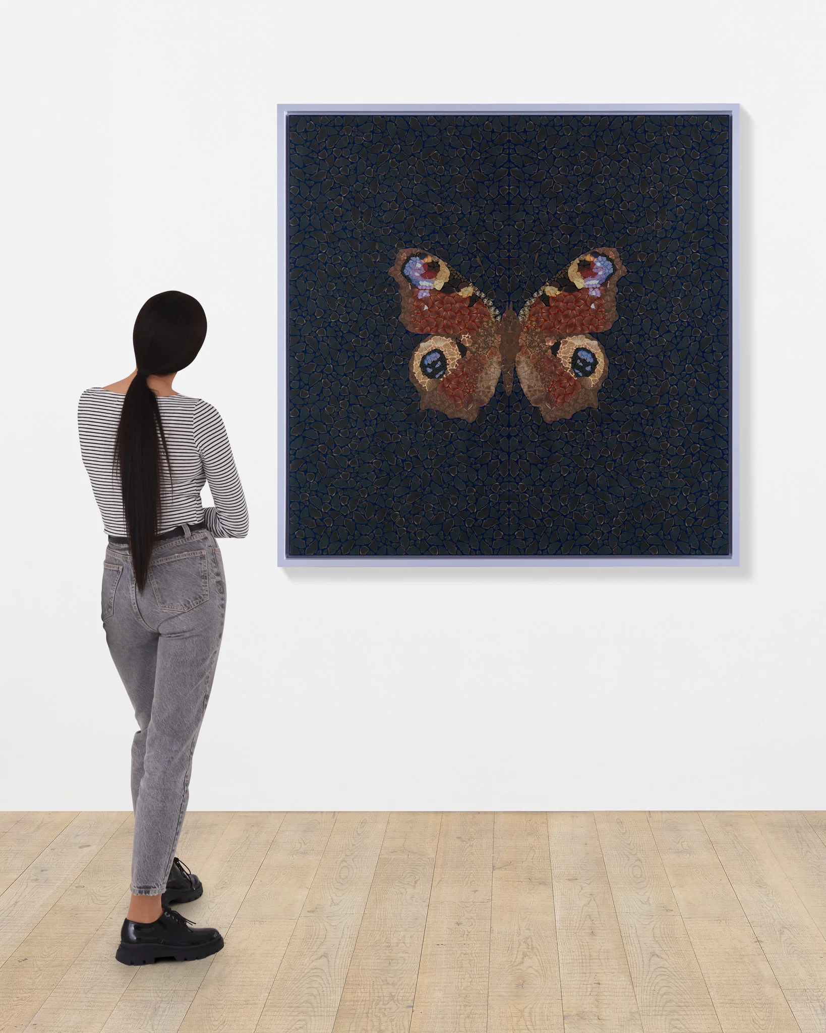 Inachis Io scale image