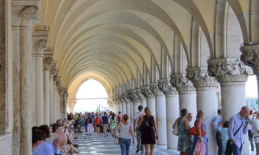 Union threatens strike action over working conditions in Venice museums due to extreme temperatures
