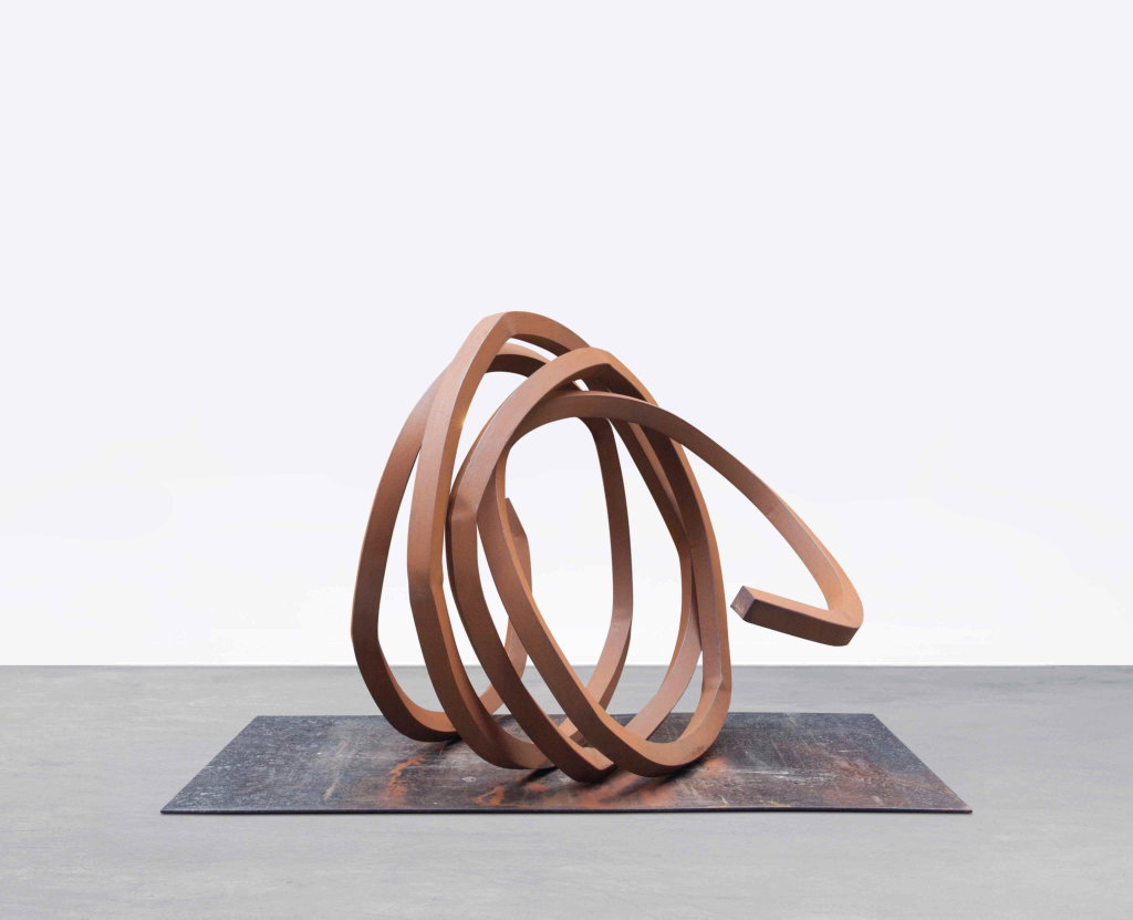 Ligne Indéterminée. Image courtesy of Sotheby's