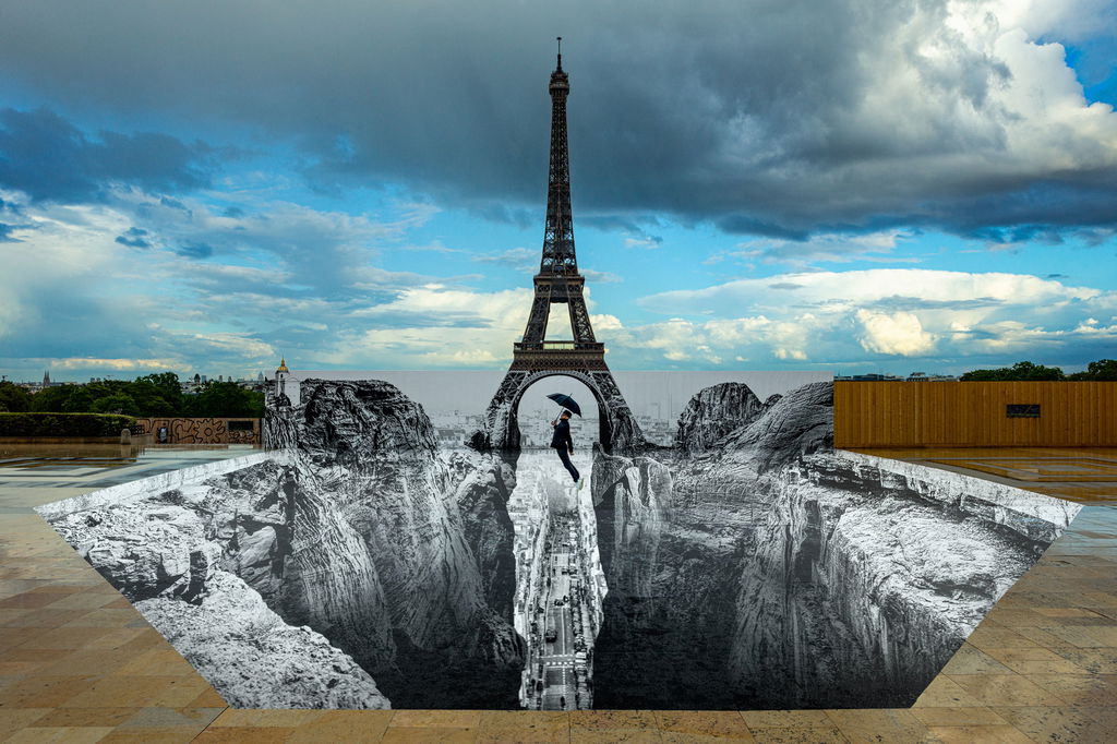 Trompe l'oeil, Les Falaises du Trocadéro, 18 mai 2021, 19h58, Paris, France, 2021 JR1-1