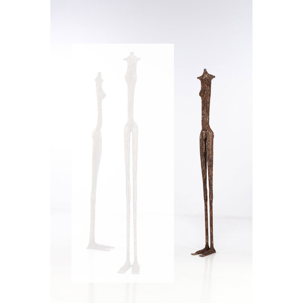 Femme sans tête (2009). Sold for $29,100 in 2019. Image courtesy of Piasa