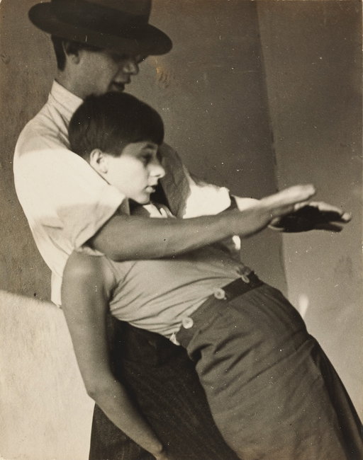 New Woman, New Vision. Women Photographers of the Bauhaus