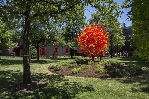 A New Dale Chihuly Exhibit Is Coming to Maker’s Mark