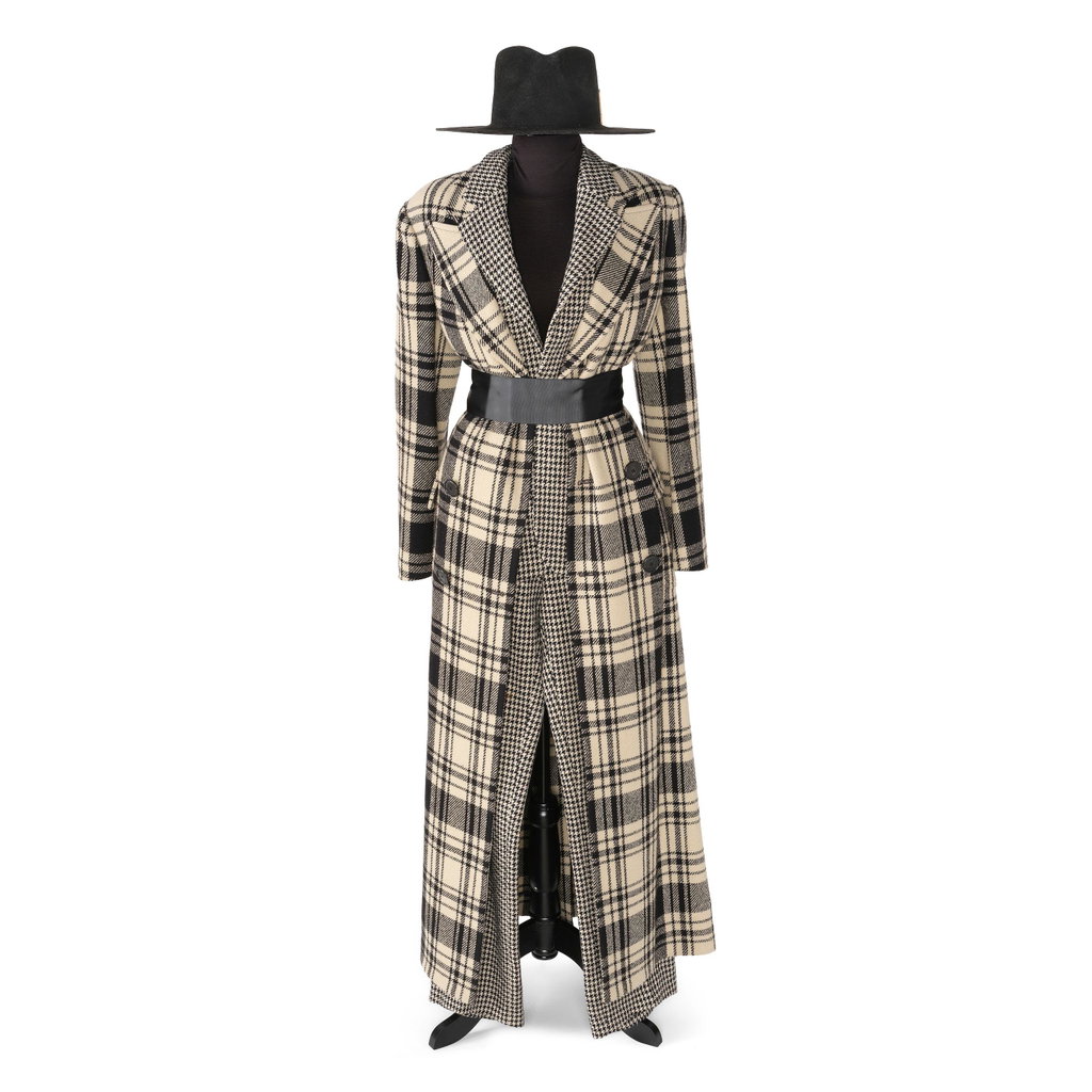 A CUSTOM RALPH LAUREN ENSEMBLE WORN TO THE 92ND ANNUAL ACADEMY AWARDS by Ralph Lauren sold for $41,000. Image courtesy of Bonhams