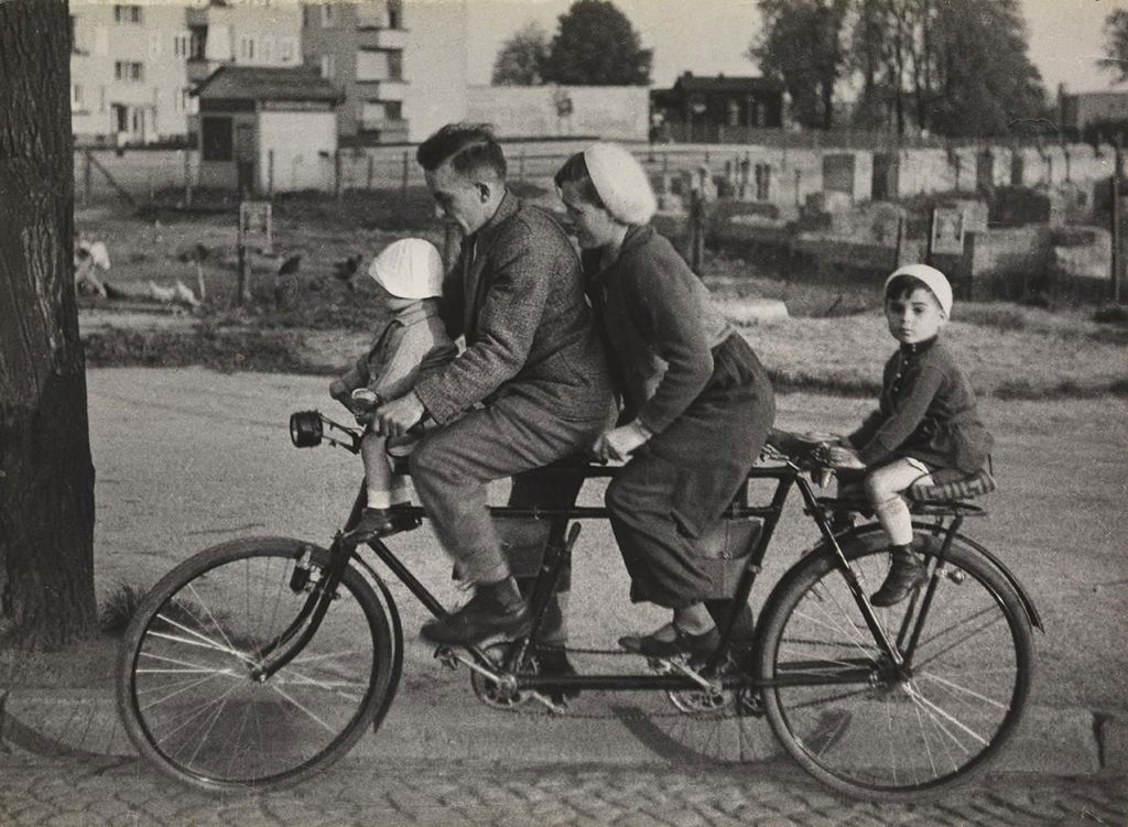 Pinakothek der Moderne : Sammlung Moderne Kunst : Friedrich Seidenstücker : Life in the City
