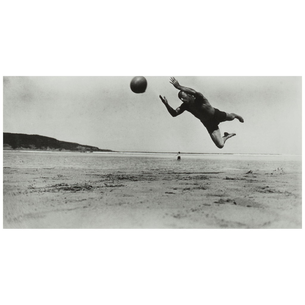 Despian, Hendaye, 1927 by Jacques Lartigue sold for $7,680 (860% above estimate). Image courtesy of Bonhams