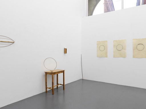 To choose to make visible / The almost nothing