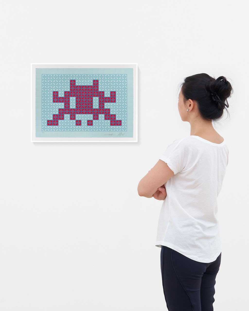 Positive Space/Negative Space (Red/Blue) scale image