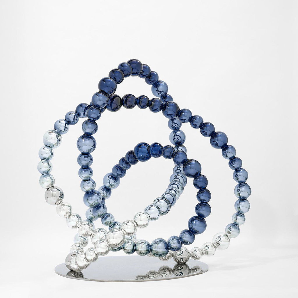 Untitled (blue-knot). Image courtesy of Phillips