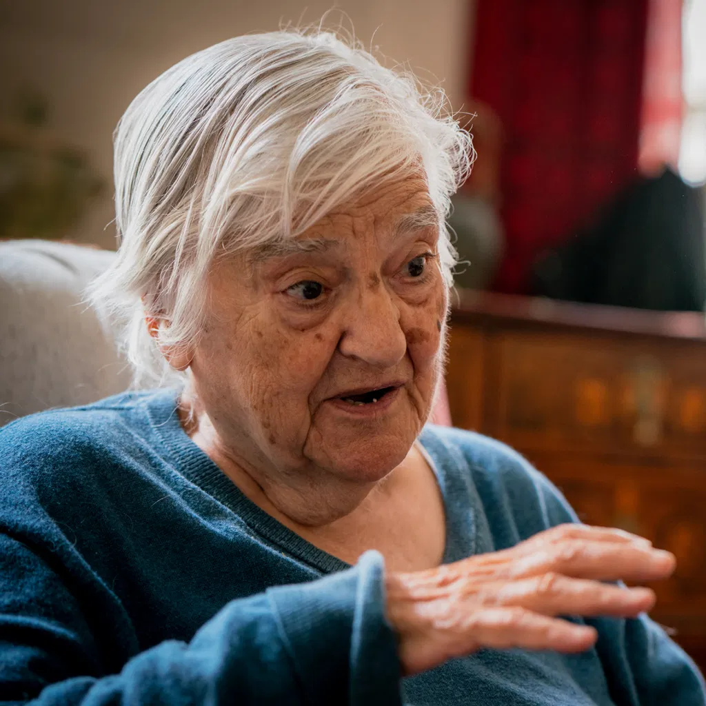 Etel Adnan avatar