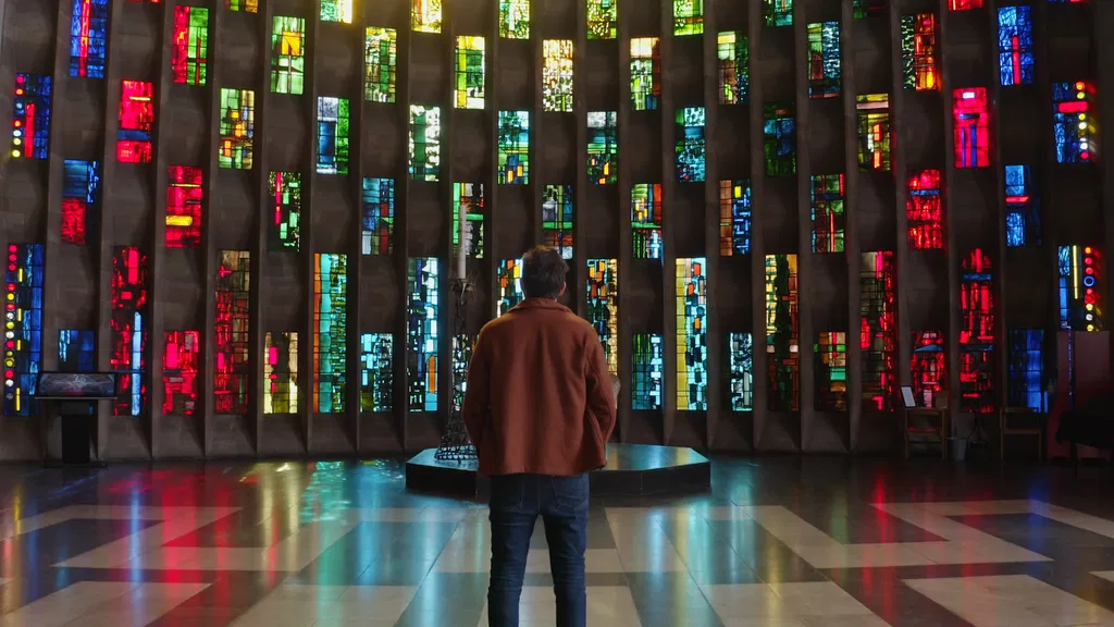 A Casket of Jewels: The Art and Architecture of Coventry Cathedral  