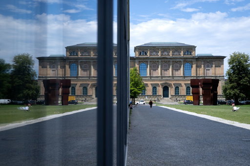 Bavarian State Painting Collections Director Steps Down